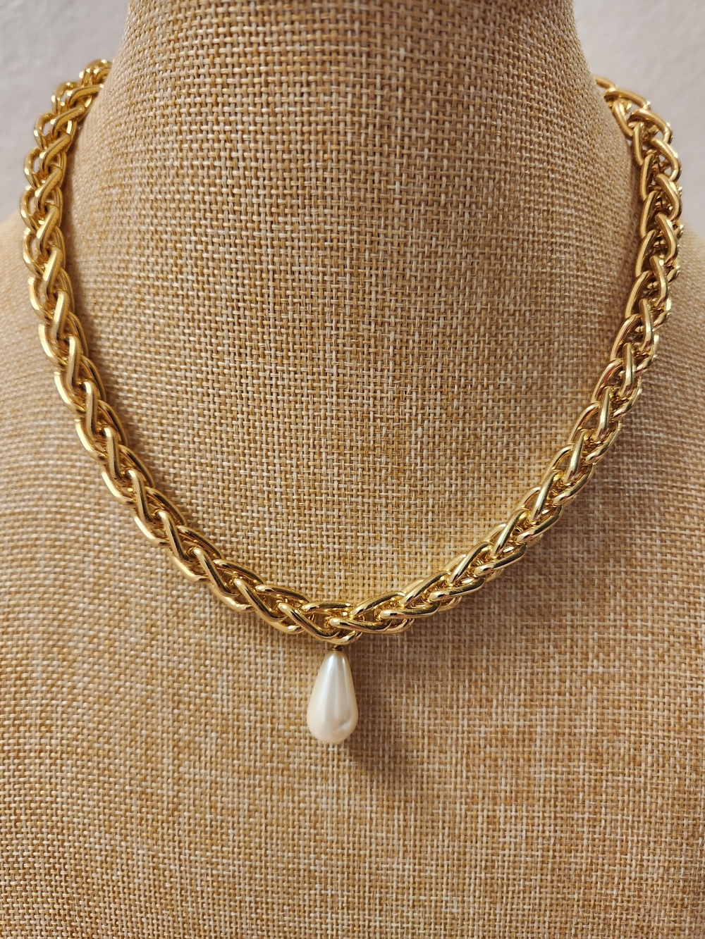 Electric Picks Gold Rope Chain Necklace with White Teardrop Pearl